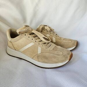 Vince Ohara Contrast Sole Sneakers Size 8.5 in Camel